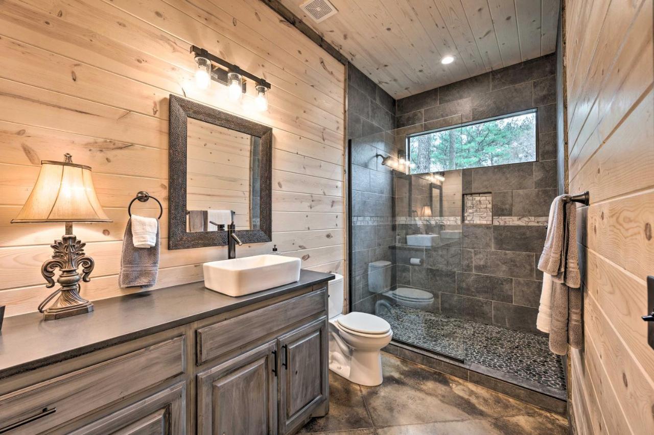 Luxury Cabin In The Woods With Hot Tub And Yard Games! Broken Bow Exterior foto